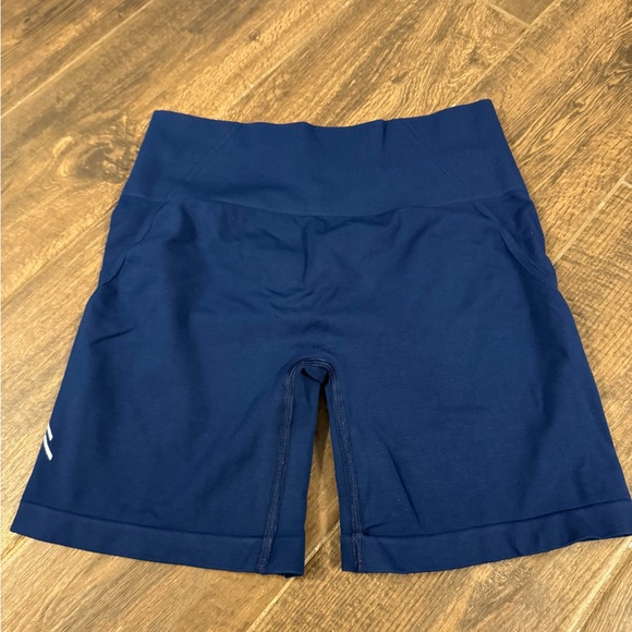 Oner effortless shorts in blue - Picture 2 of 4